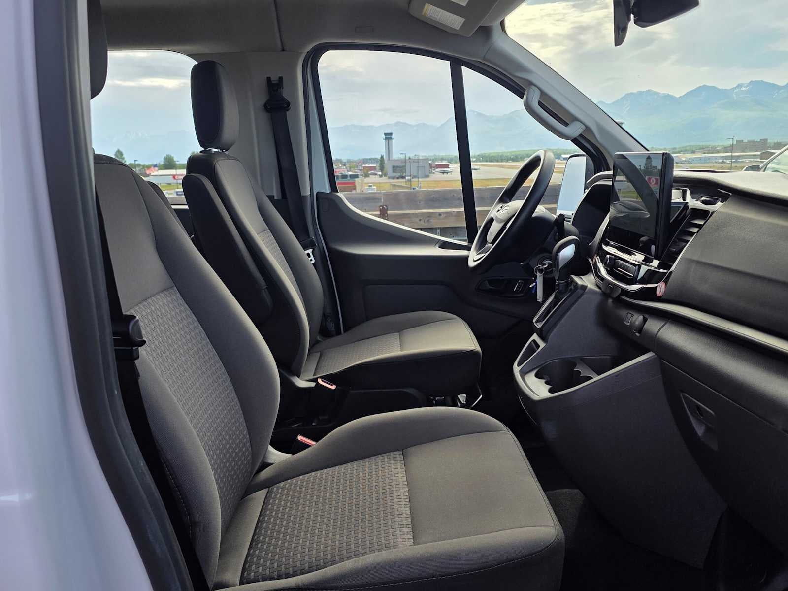 2024 Ford Transit Passenger Wagon XLT