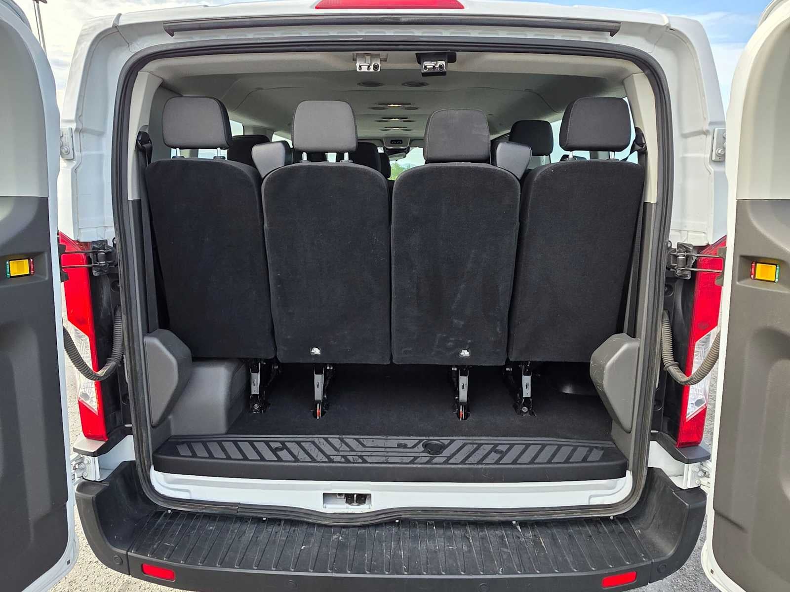 2024 Ford Transit Passenger Wagon XLT