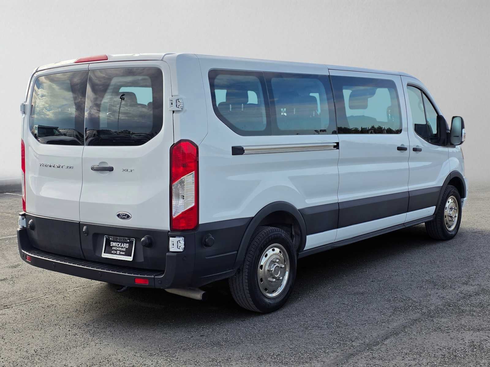 2024 Ford Transit Passenger Wagon XLT