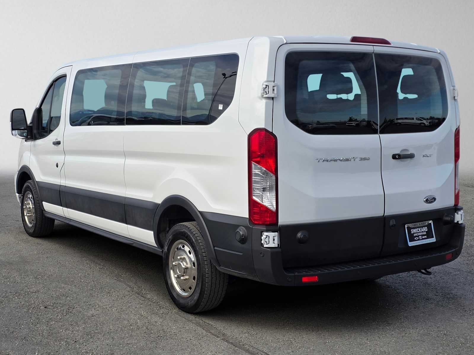 2024 Ford Transit Passenger Wagon XLT