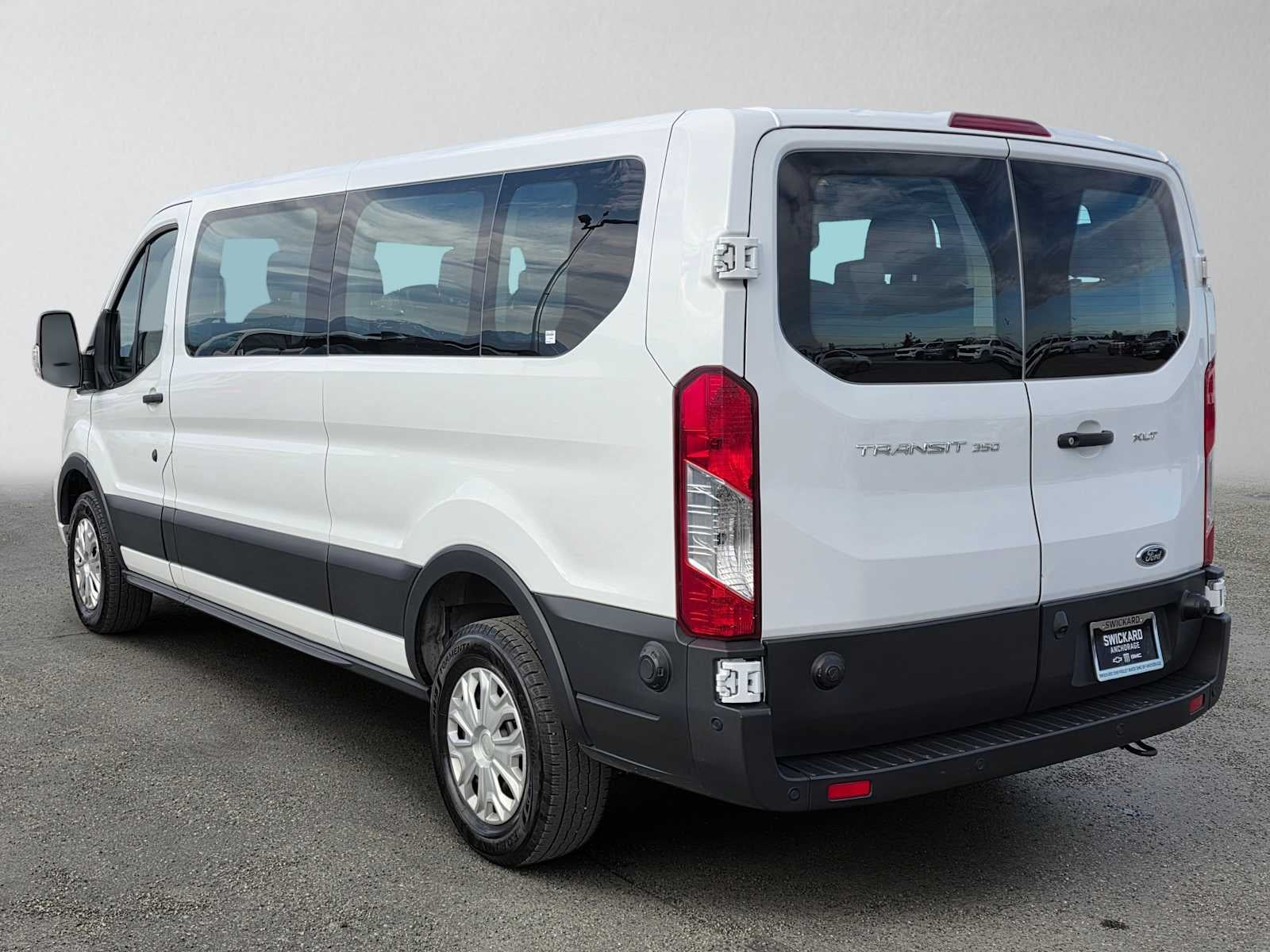 2024 Ford Transit Passenger Wagon XLT