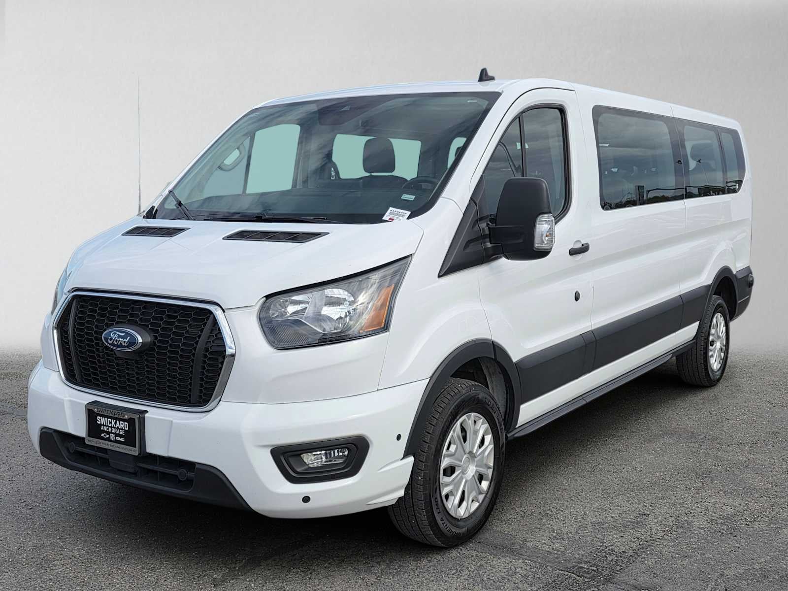 2024 Ford Transit Passenger Wagon XLT