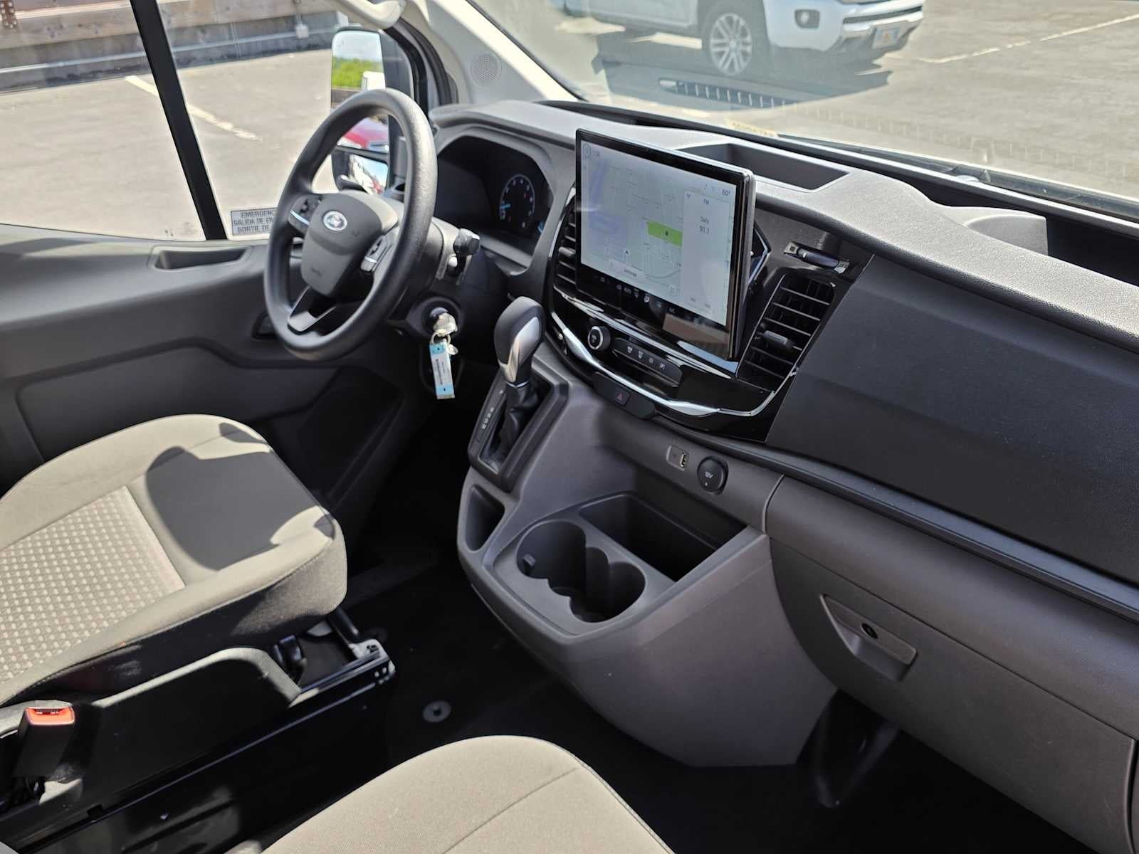 2024 Ford Transit Passenger Wagon XLT
