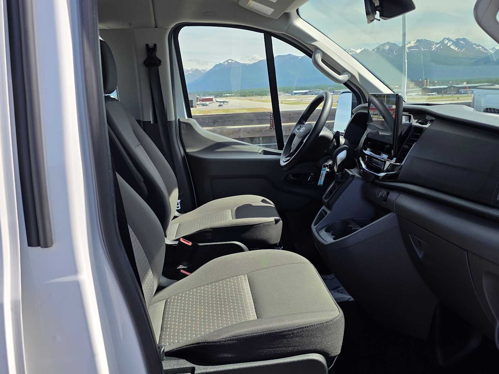 2024 Ford Transit Passenger Wagon XLT