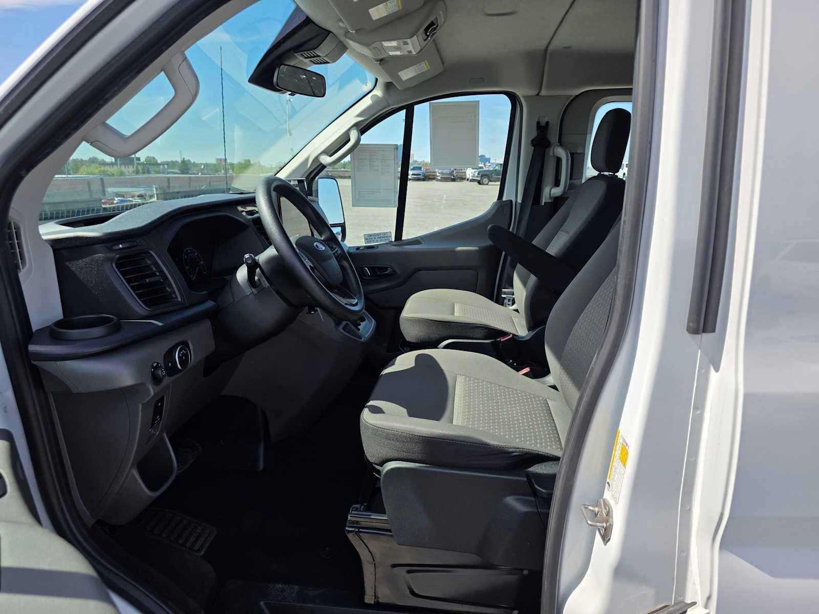 2024 Ford Transit Passenger Wagon XLT