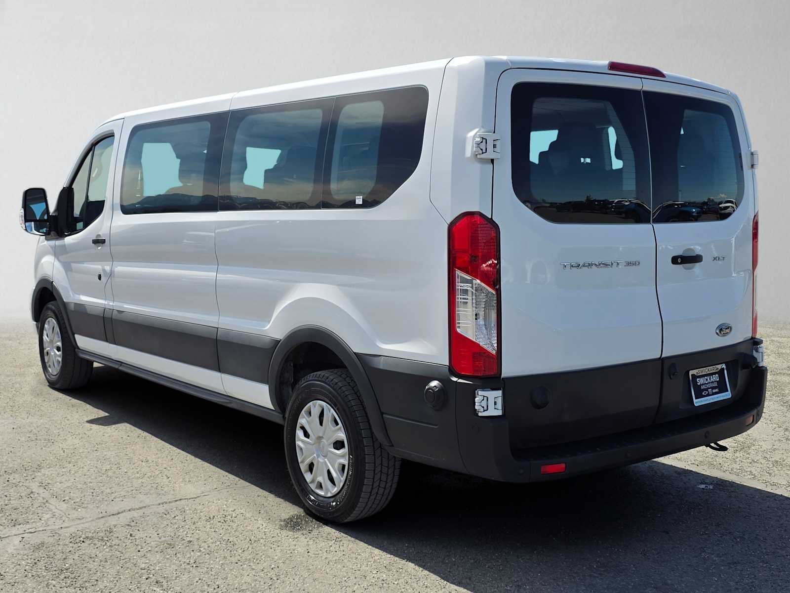 2024 Ford Transit Passenger Wagon XLT
