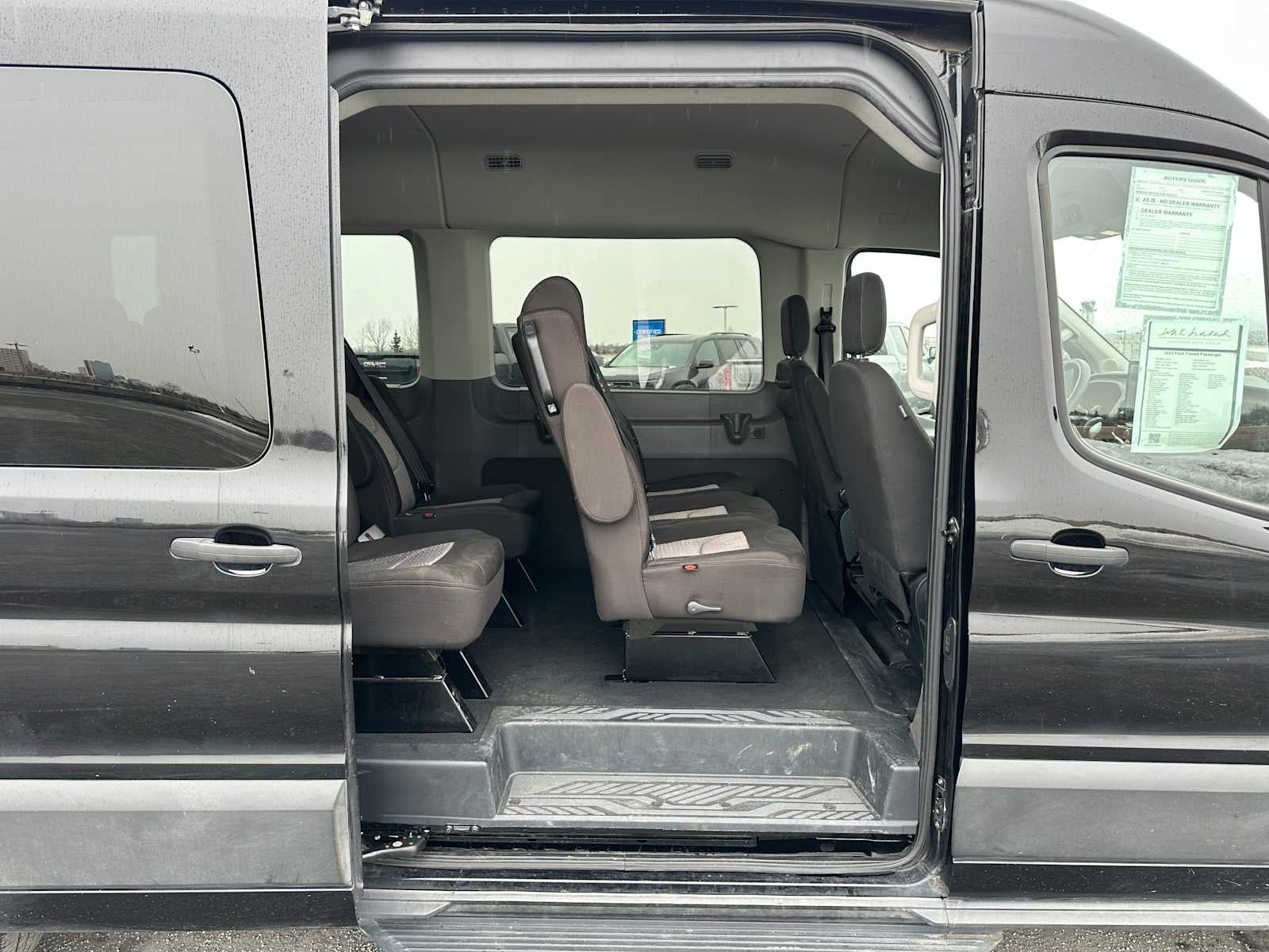 2023 Ford Transit Passenger Wagon XLT