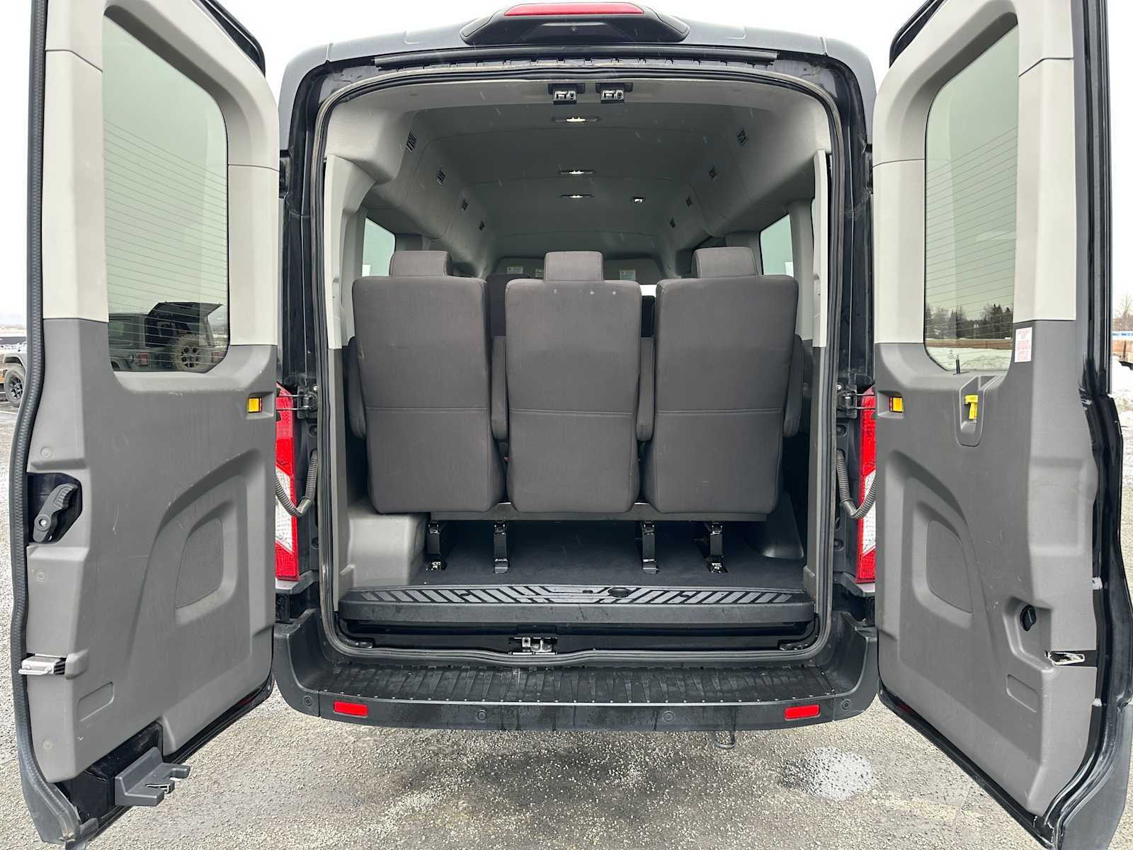 2023 Ford Transit Passenger Wagon XLT
