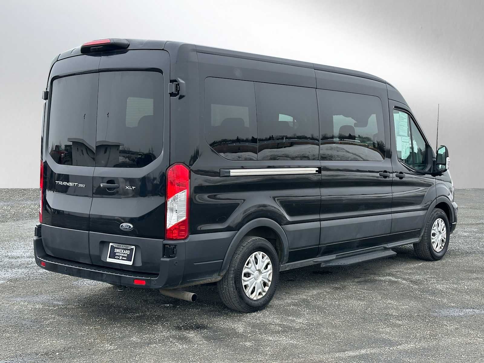 2023 Ford Transit Passenger Wagon XLT