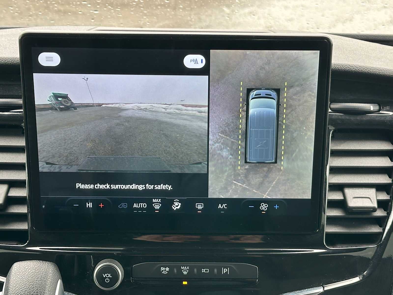 2023 Ford Transit Passenger Wagon XLT