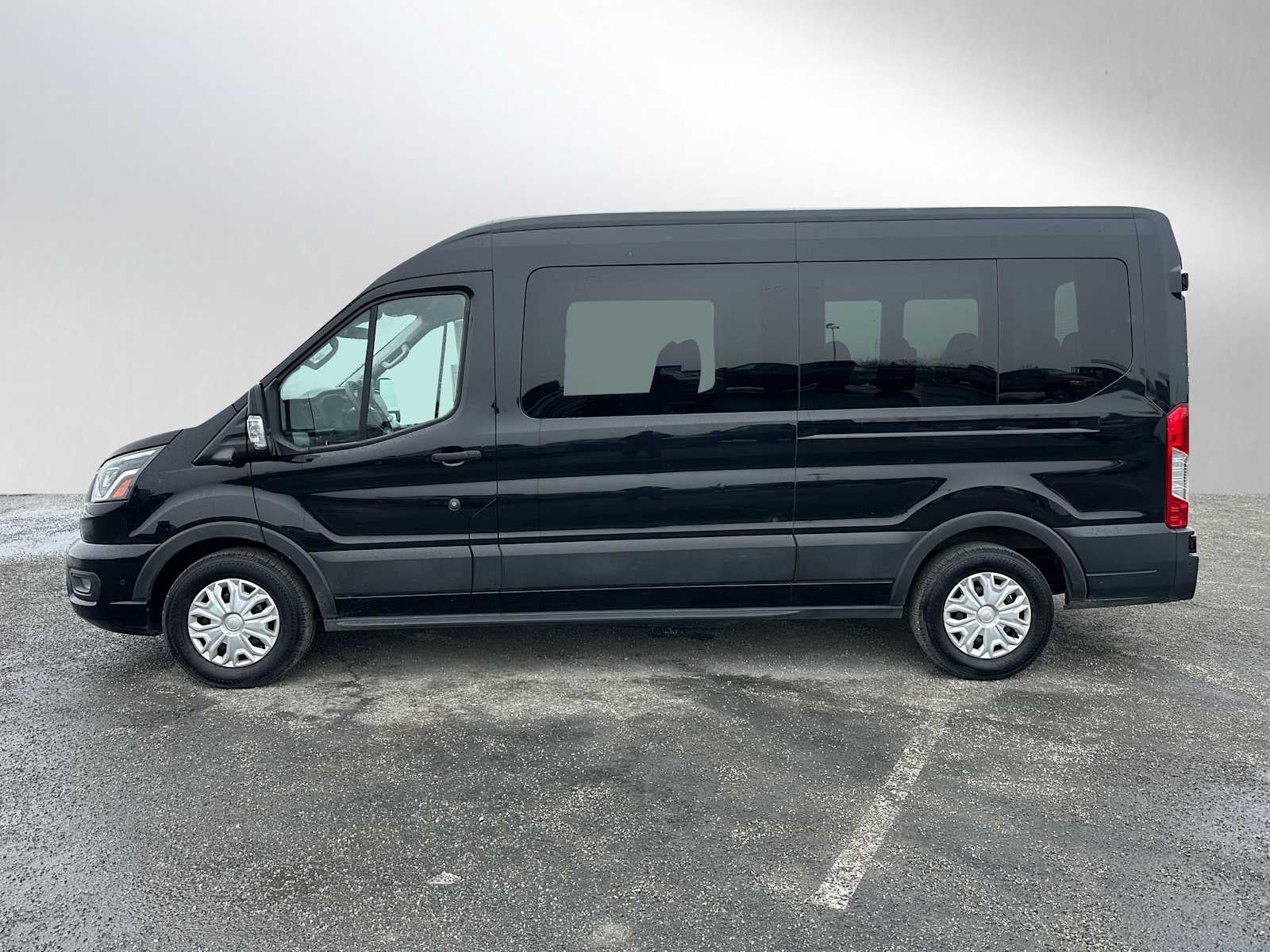 2023 Ford Transit Passenger Wagon XLT