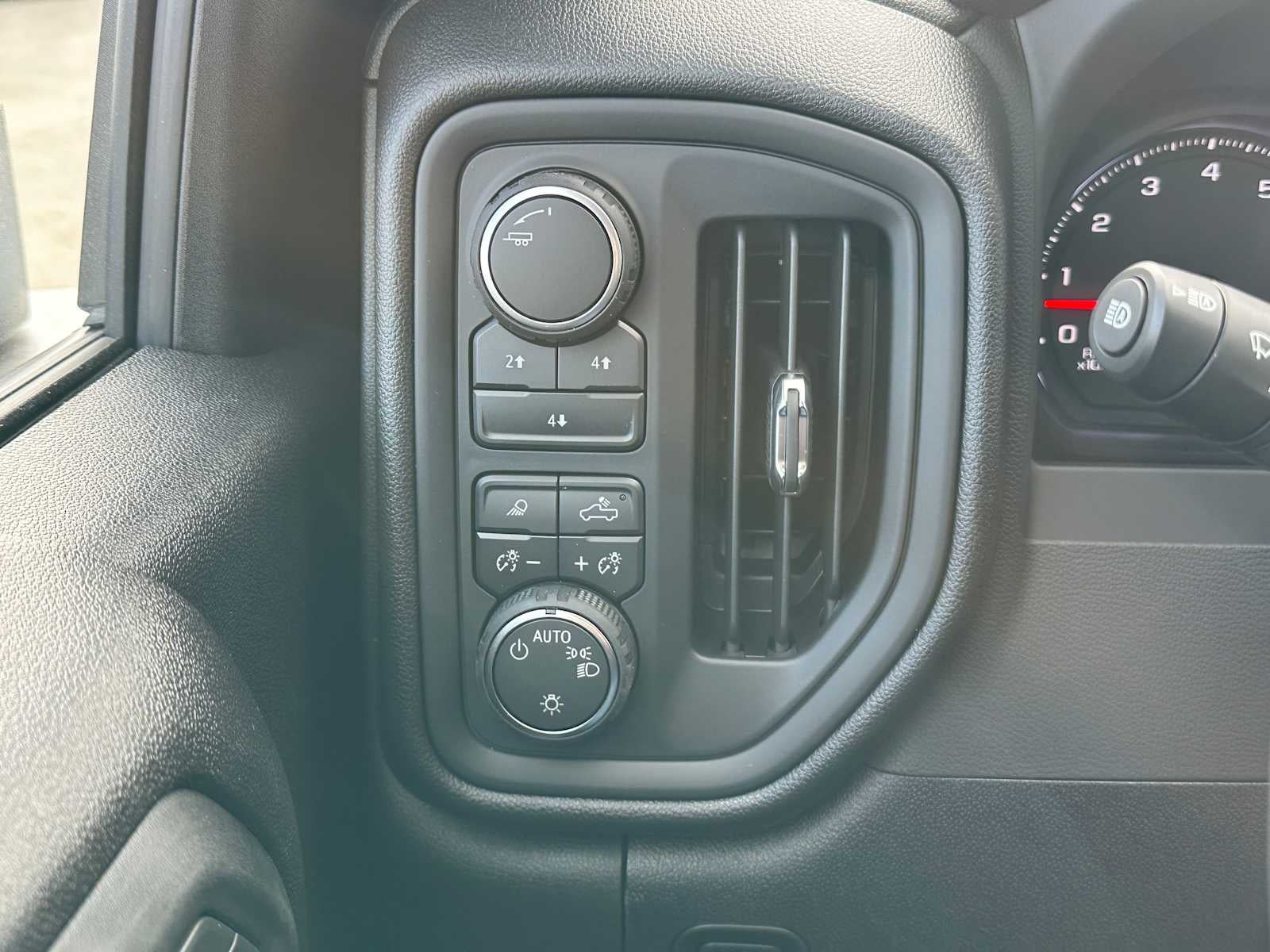 2026 Chevrolet Silverado 2500HD Custom