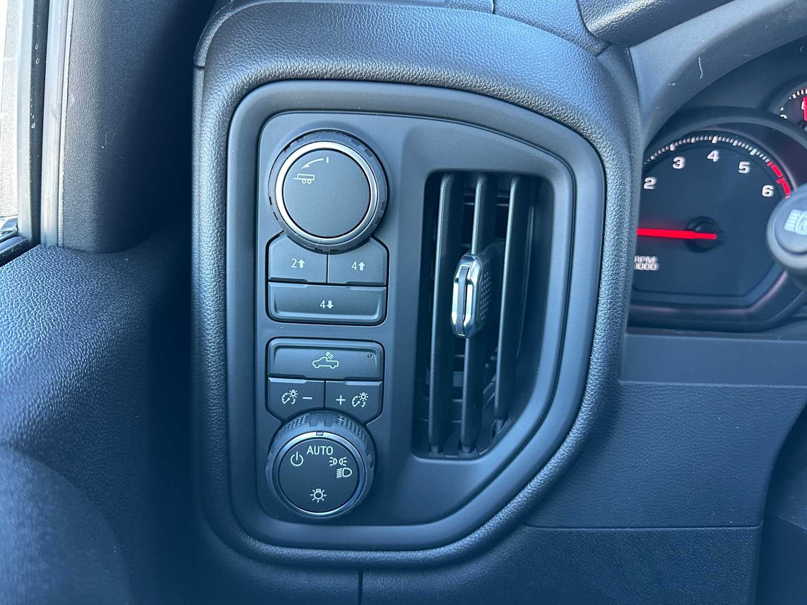 2026 Chevrolet Silverado 2500HD Custom