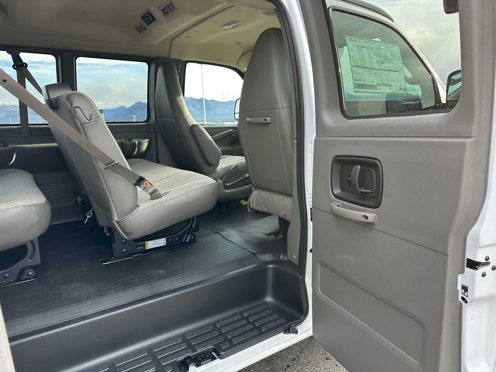 2025 GMC Savana LS