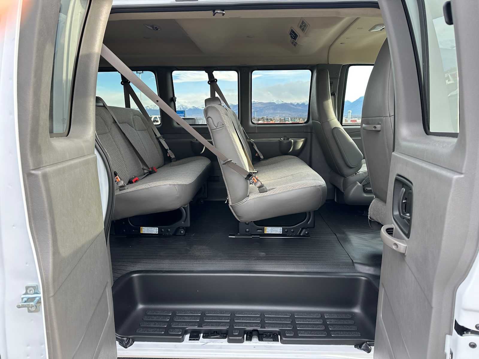 2025 GMC Savana LS