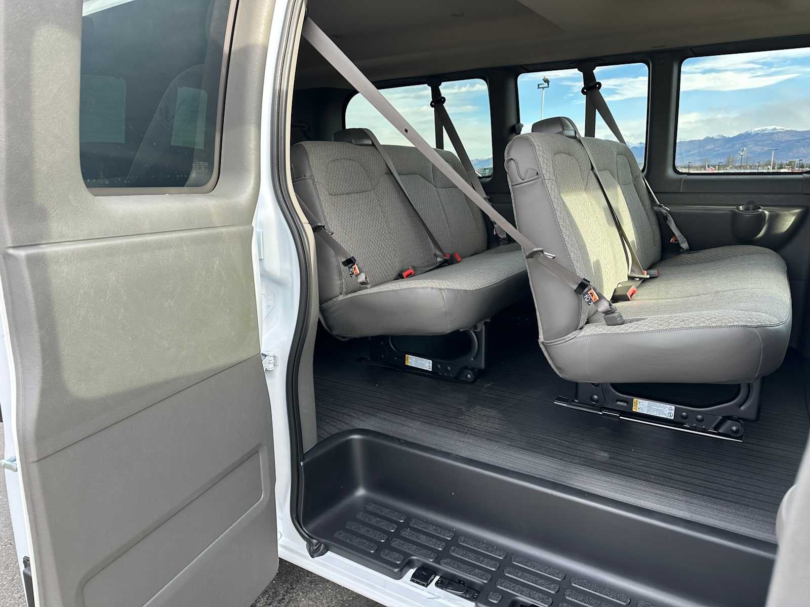 2025 GMC Savana LS