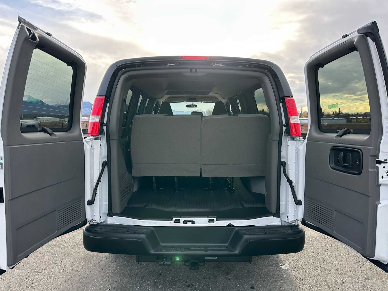 2025 GMC Savana LS