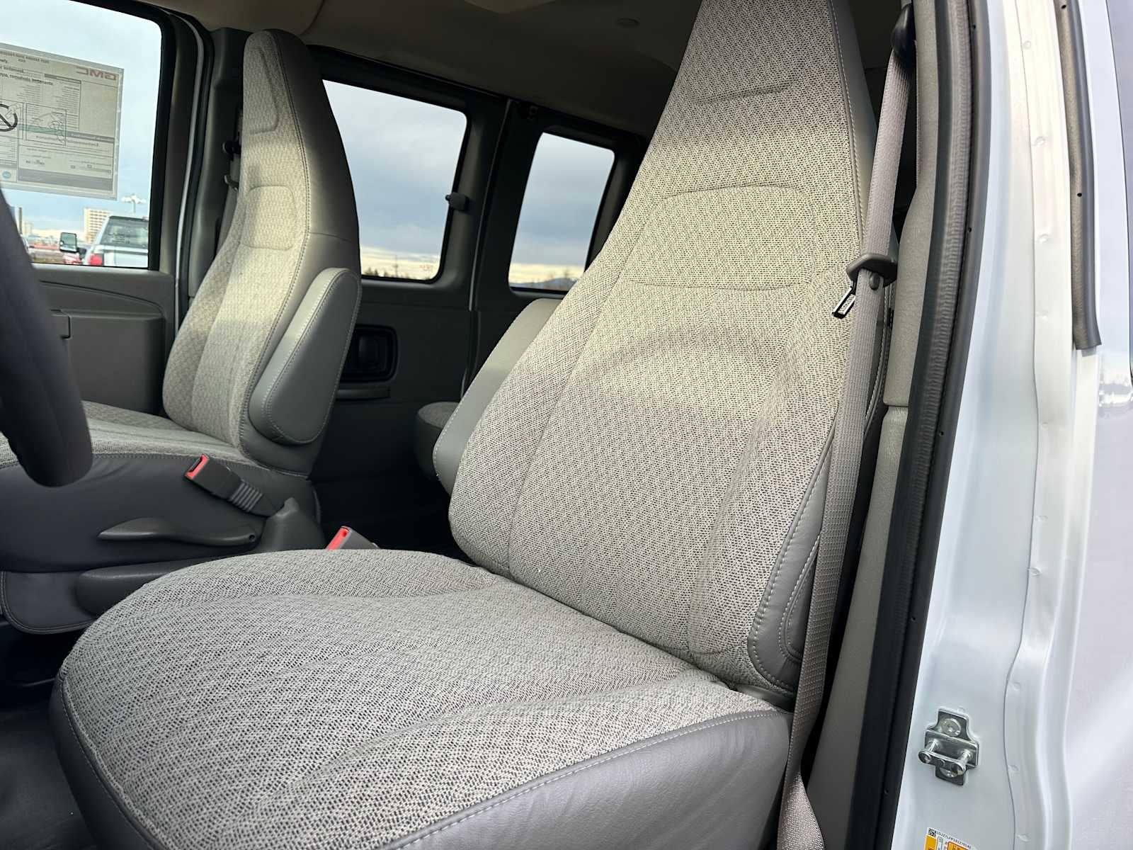 2025 GMC Savana LS