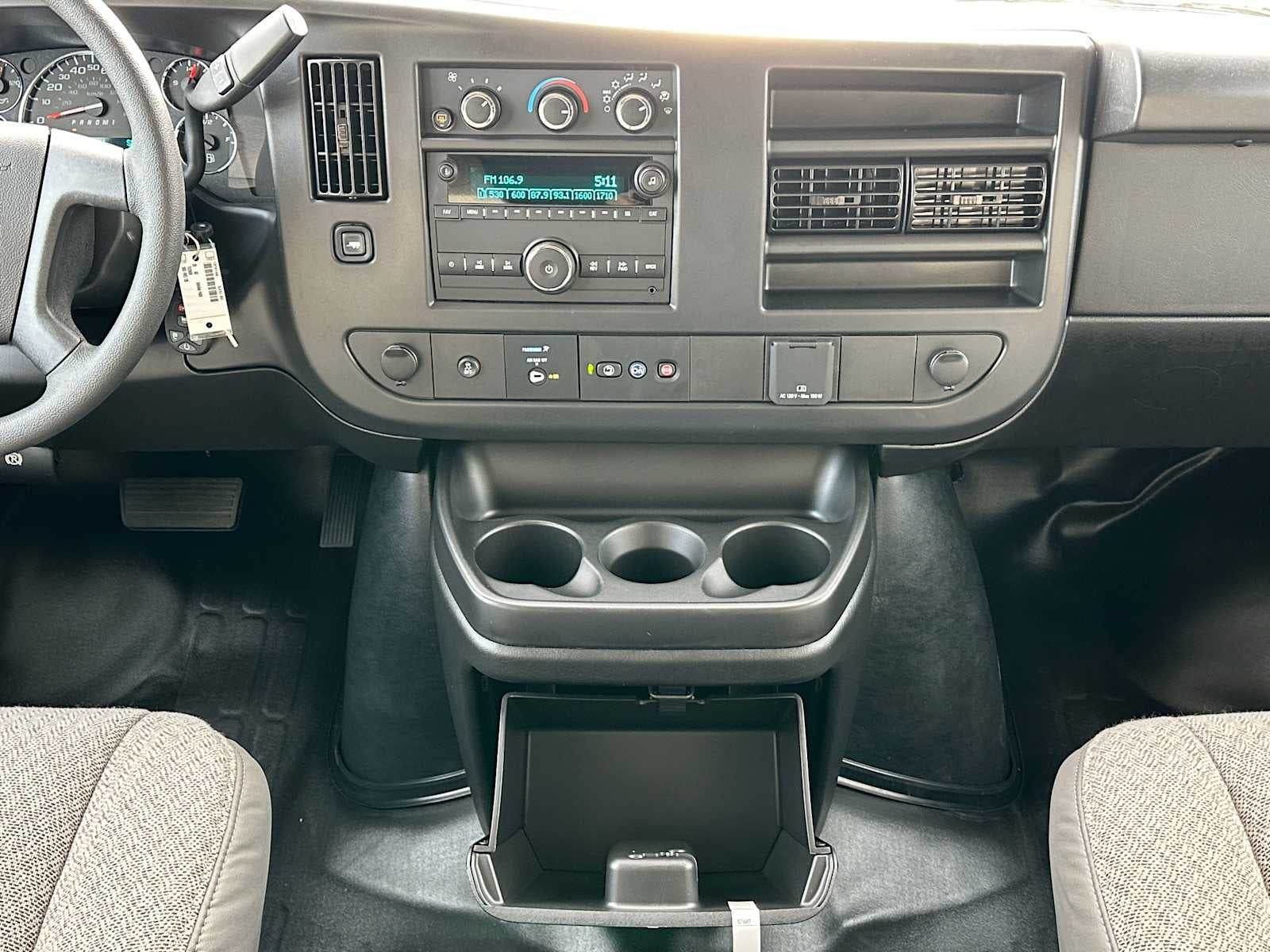 2025 GMC Savana LS