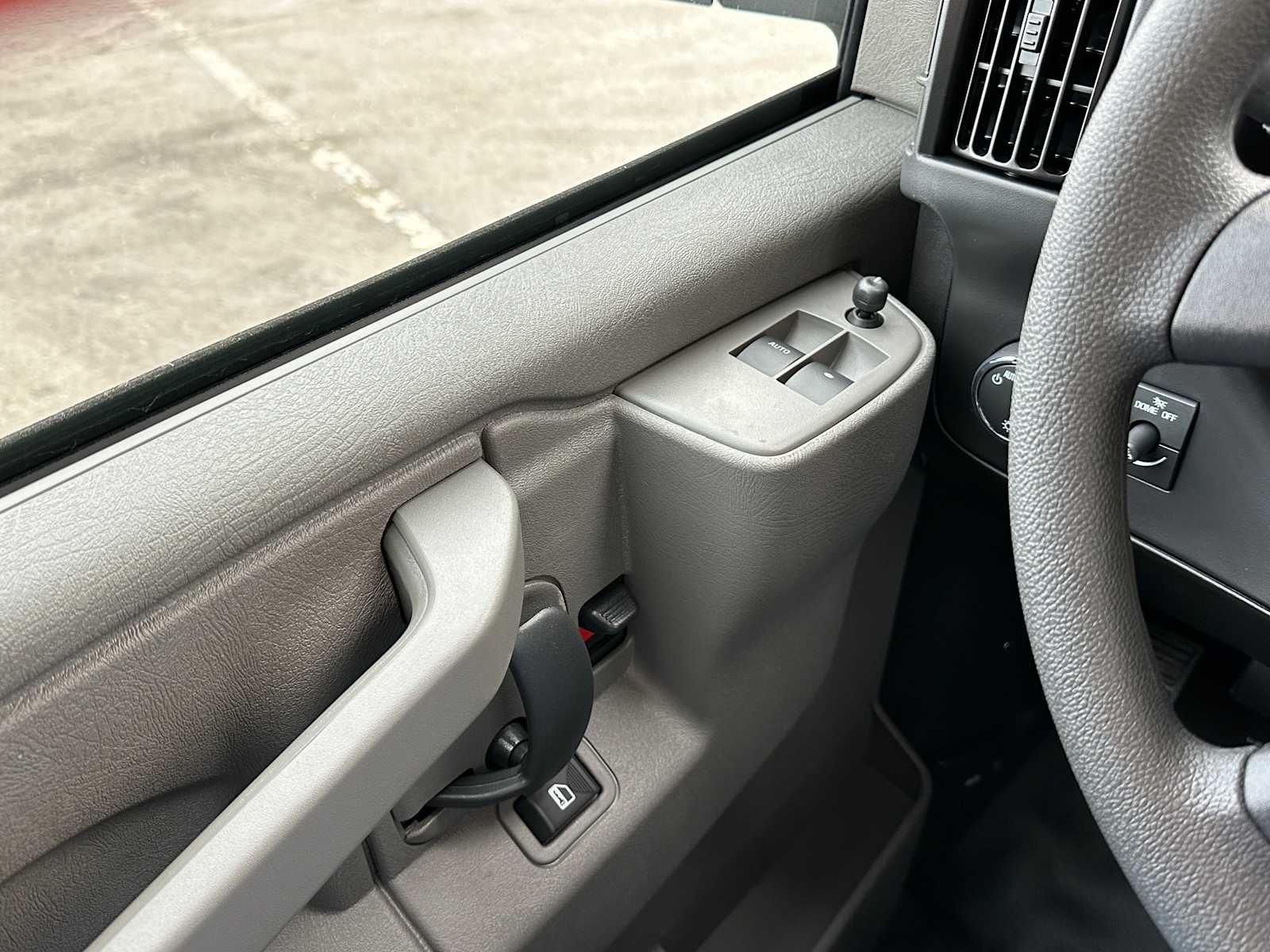 2025 GMC Savana LS