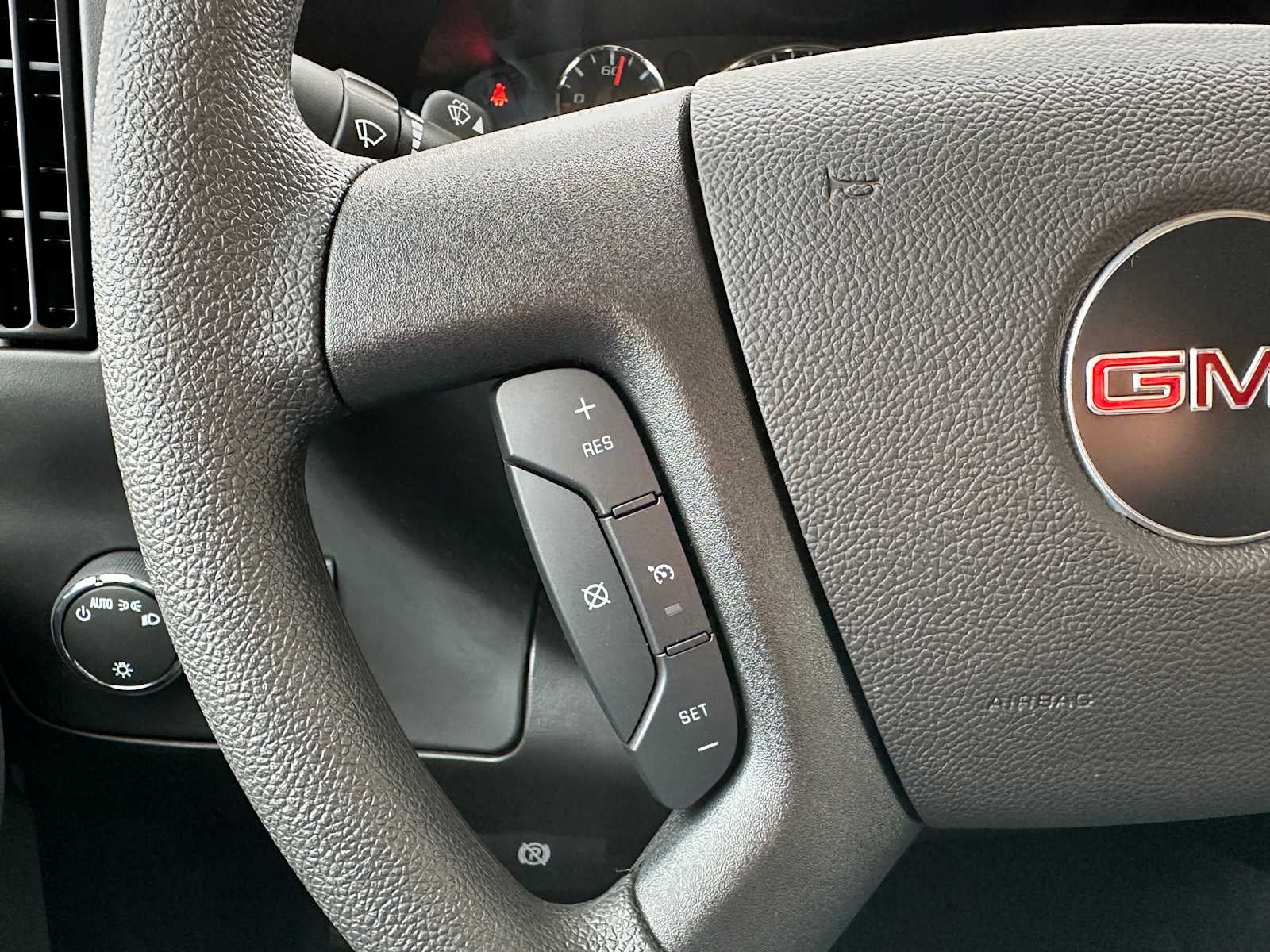 2025 GMC Savana LS