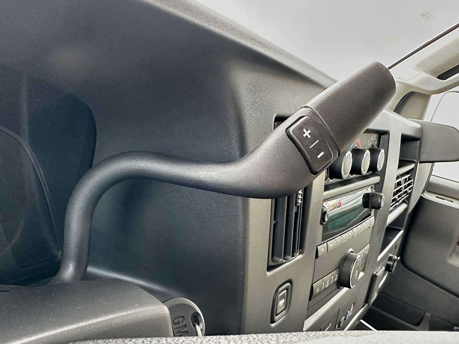 2025 GMC Savana LS