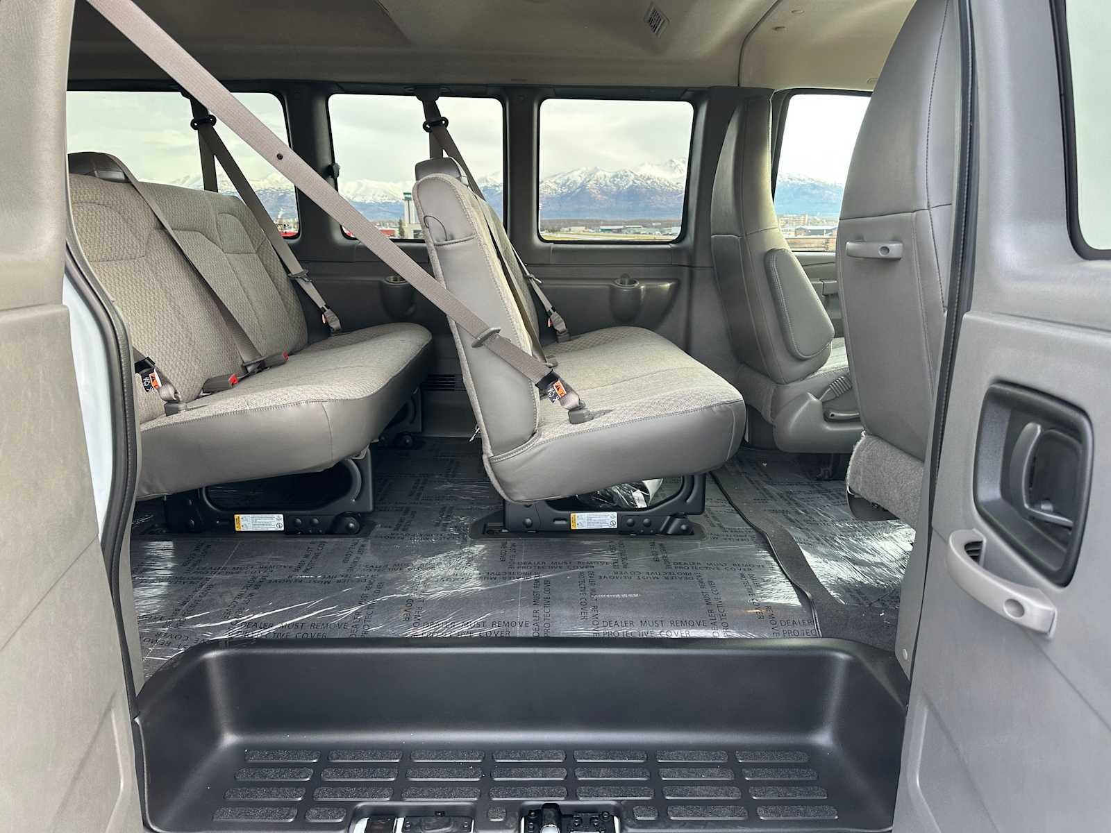 2025 GMC Savana LT
