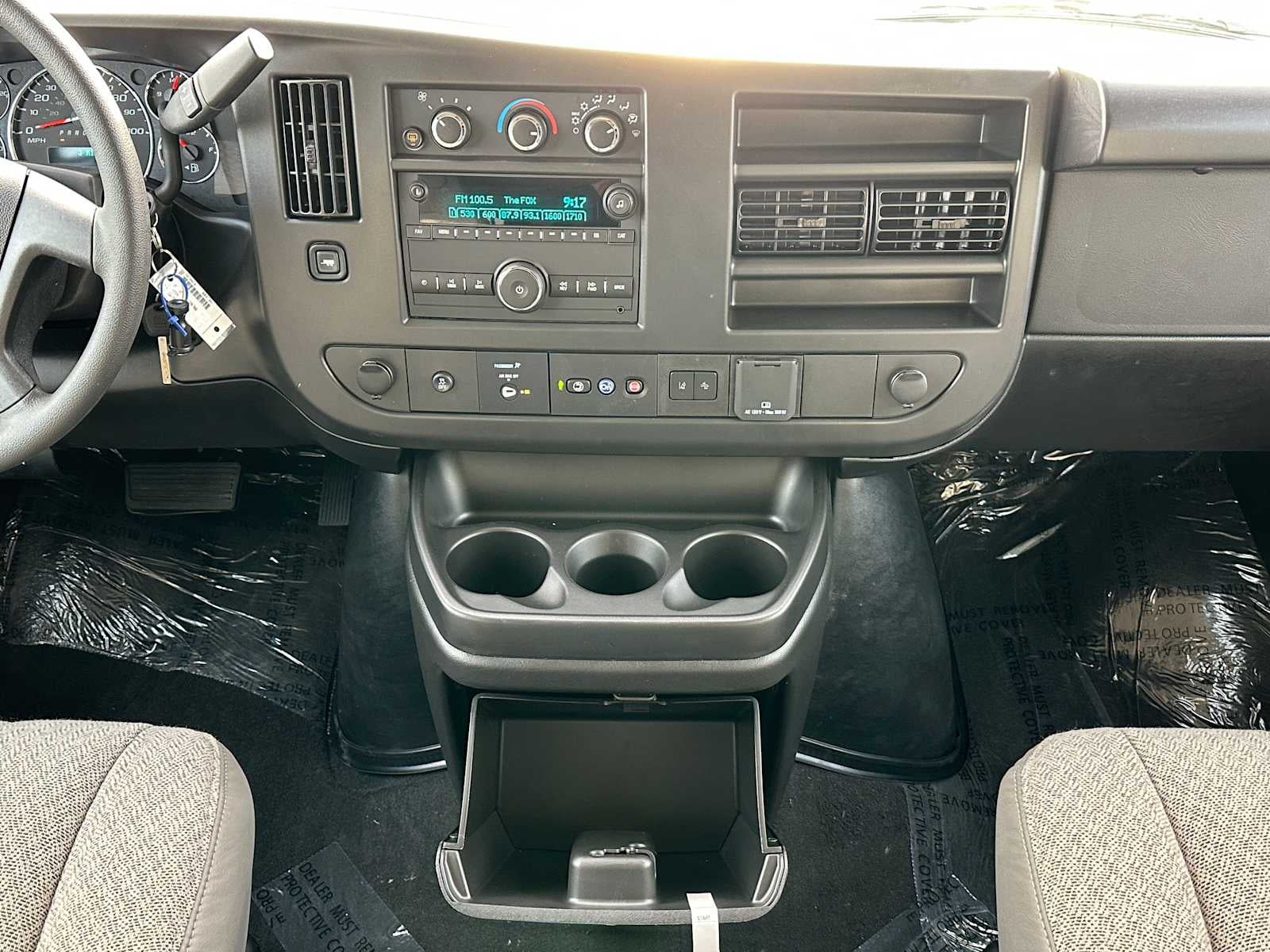 2025 GMC Savana LT