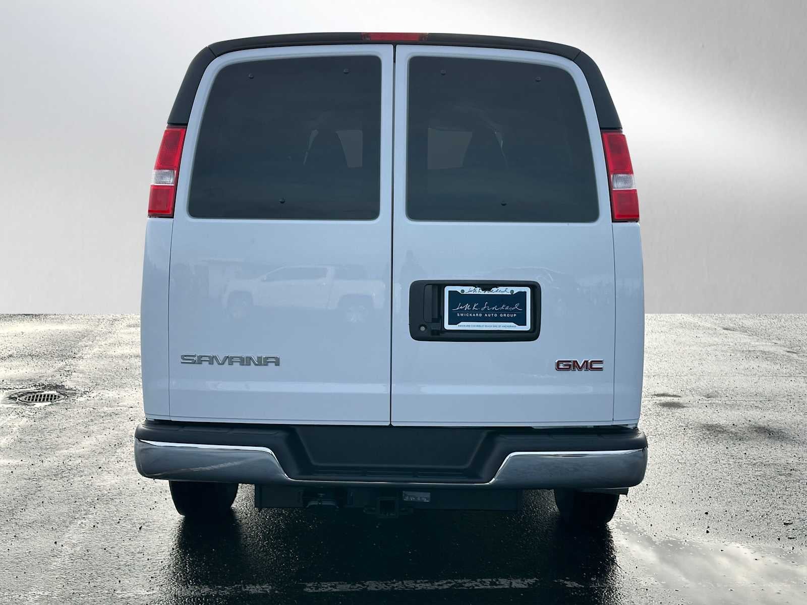 2025 GMC Savana LT