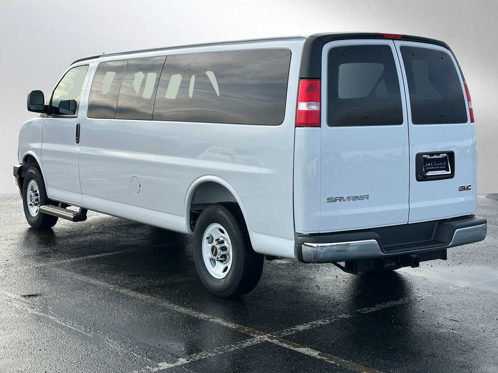 2025 GMC Savana LT