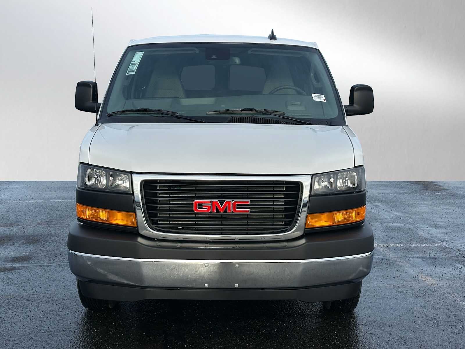 2025 GMC Savana LT