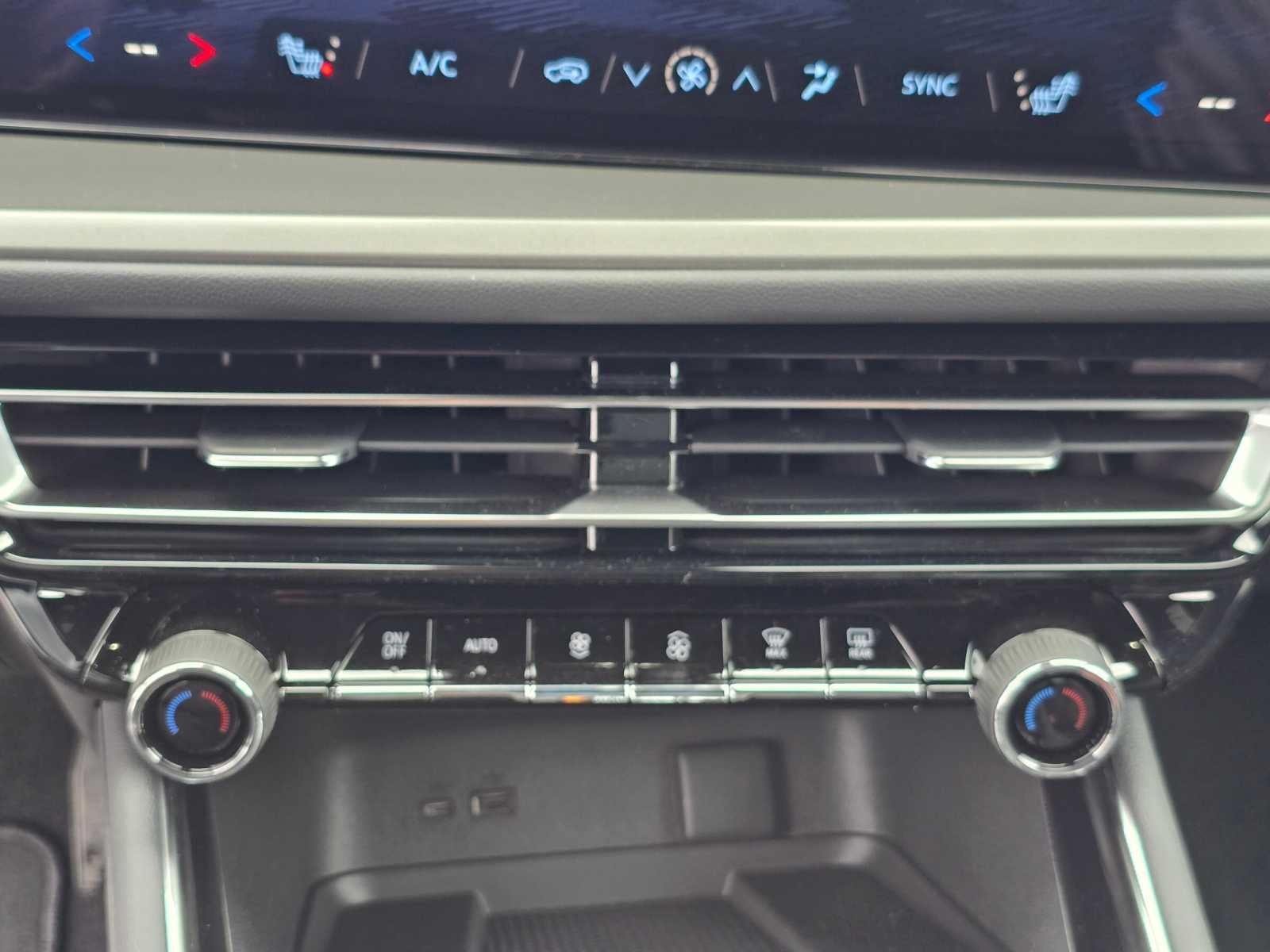 2024 Chevrolet Traverse FWD LT