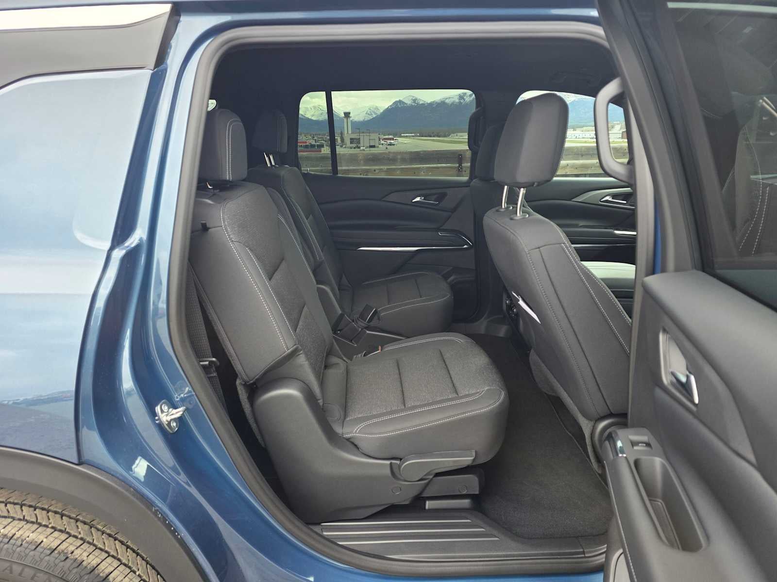 2026 Chevrolet Traverse AWD LT
