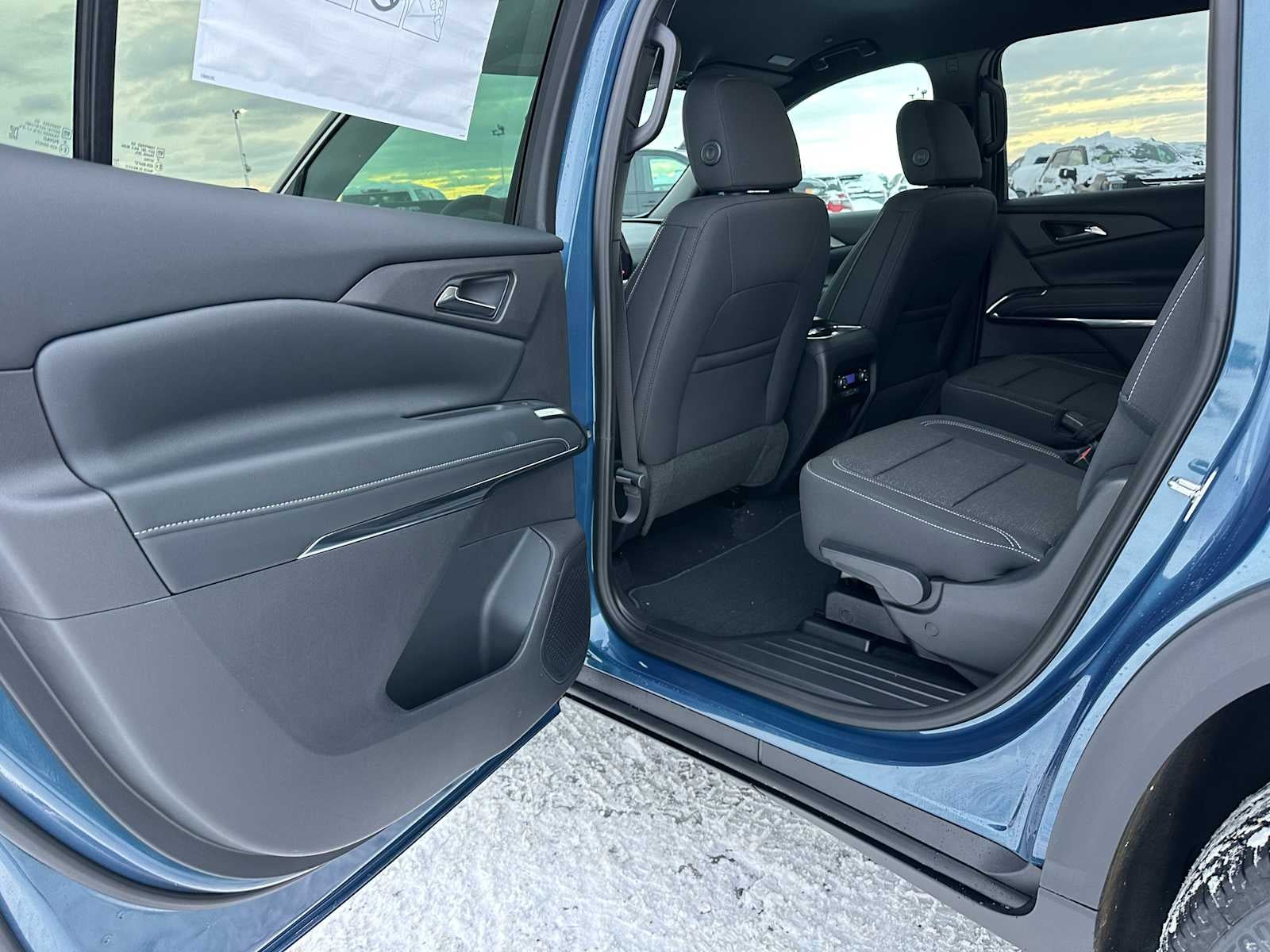 2026 Chevrolet Traverse AWD LT