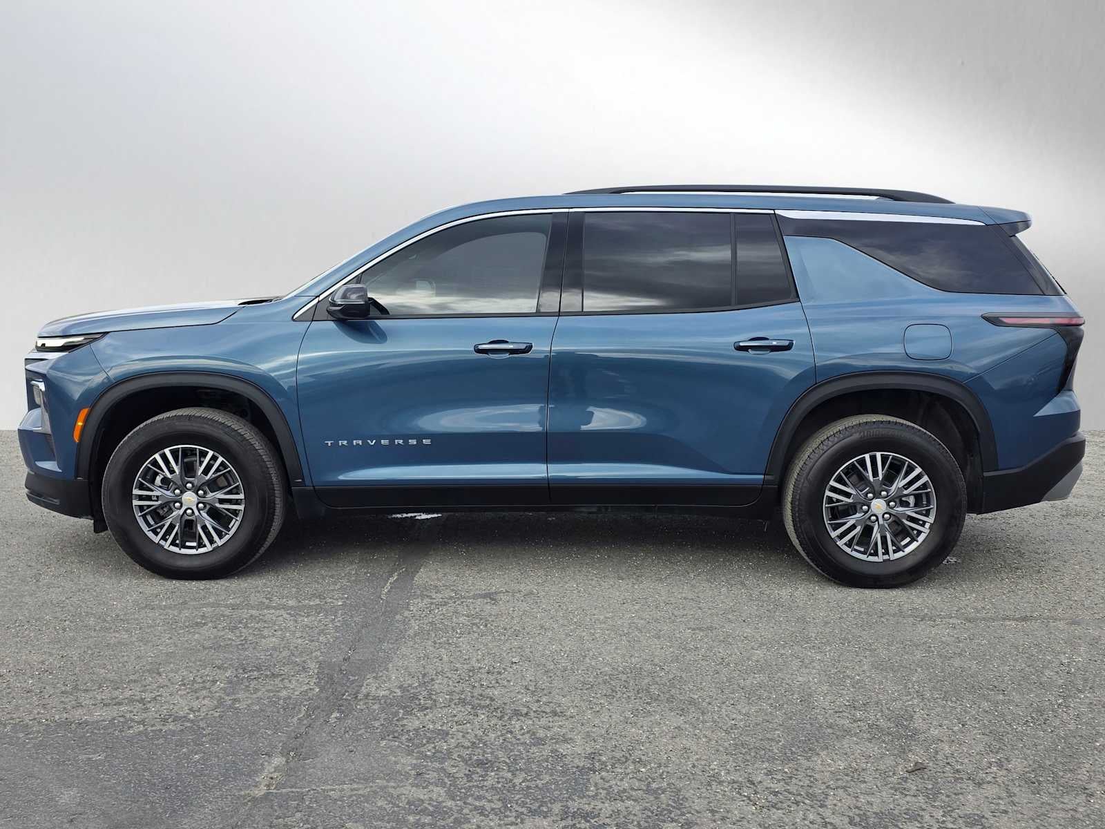 2026 Chevrolet Traverse AWD LT