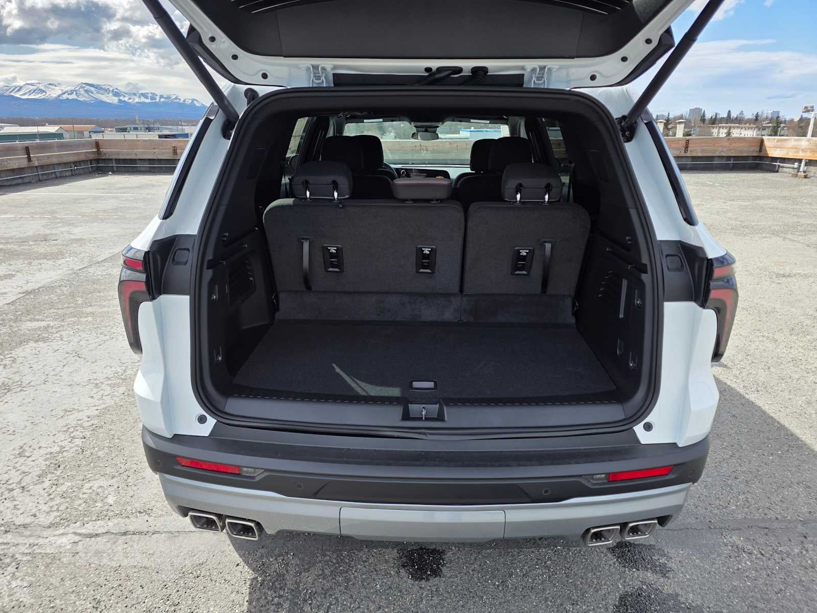 2026 Chevrolet Traverse AWD LT