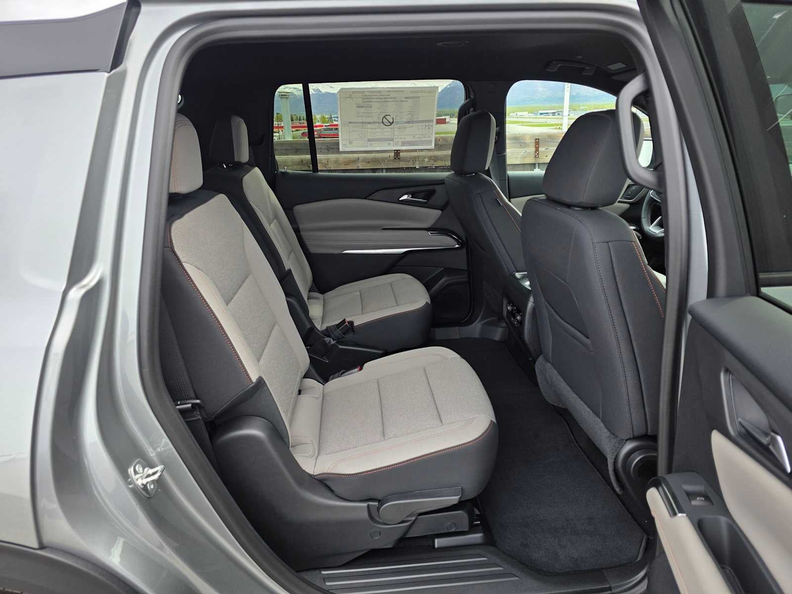 2026 Chevrolet Traverse AWD LT