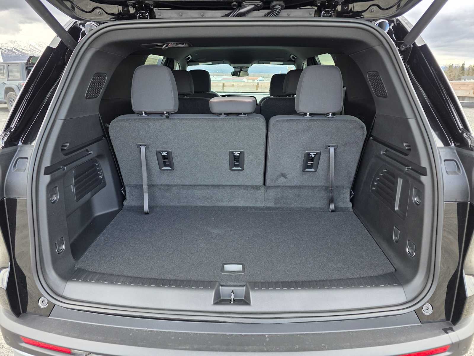 2026 Chevrolet Traverse AWD LT