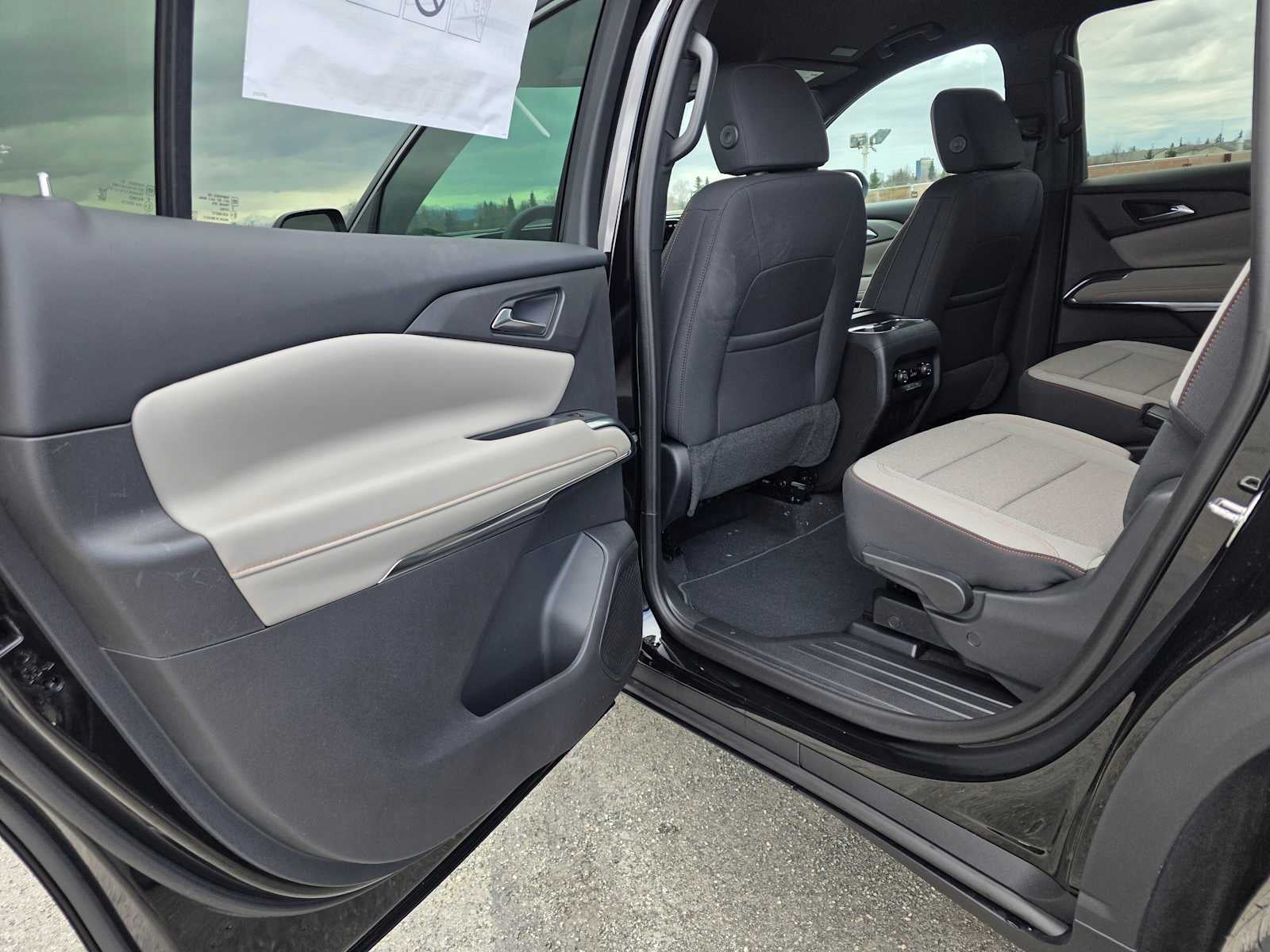 2026 Chevrolet Traverse AWD LT