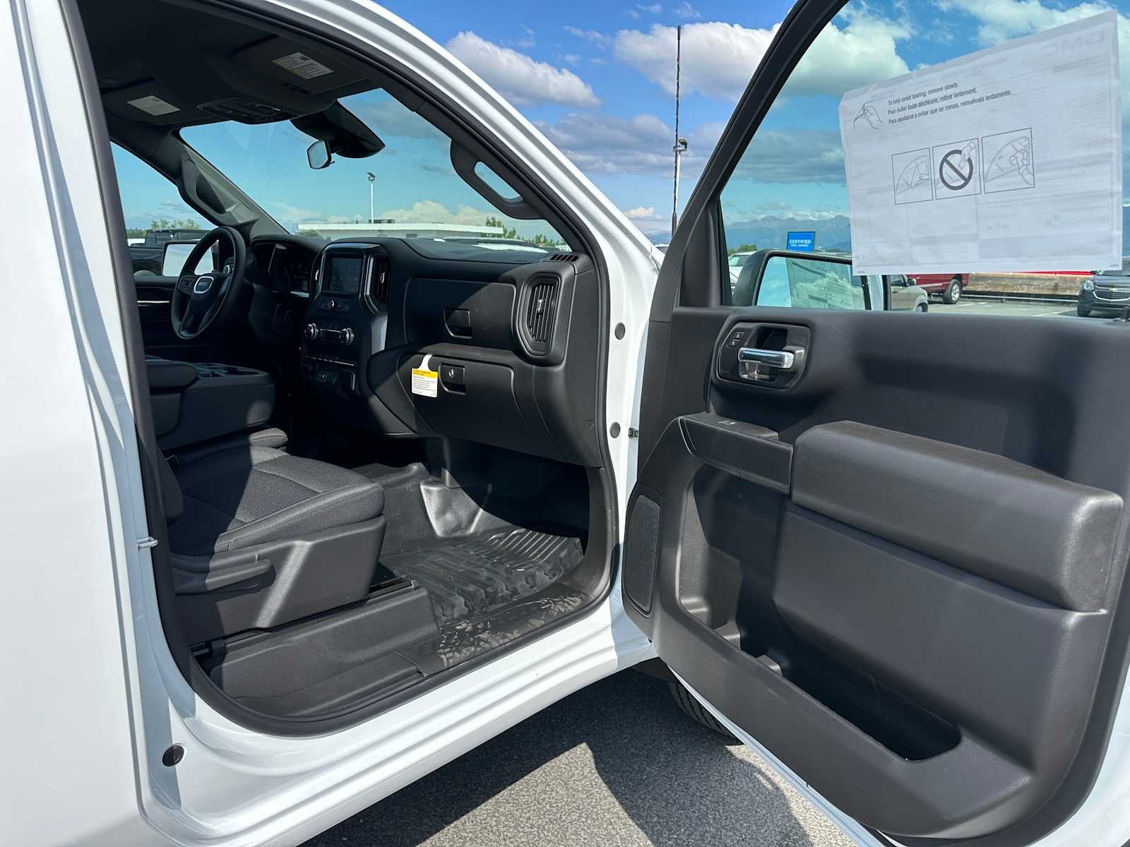 2025 GMC Sierra 2500HD Pro