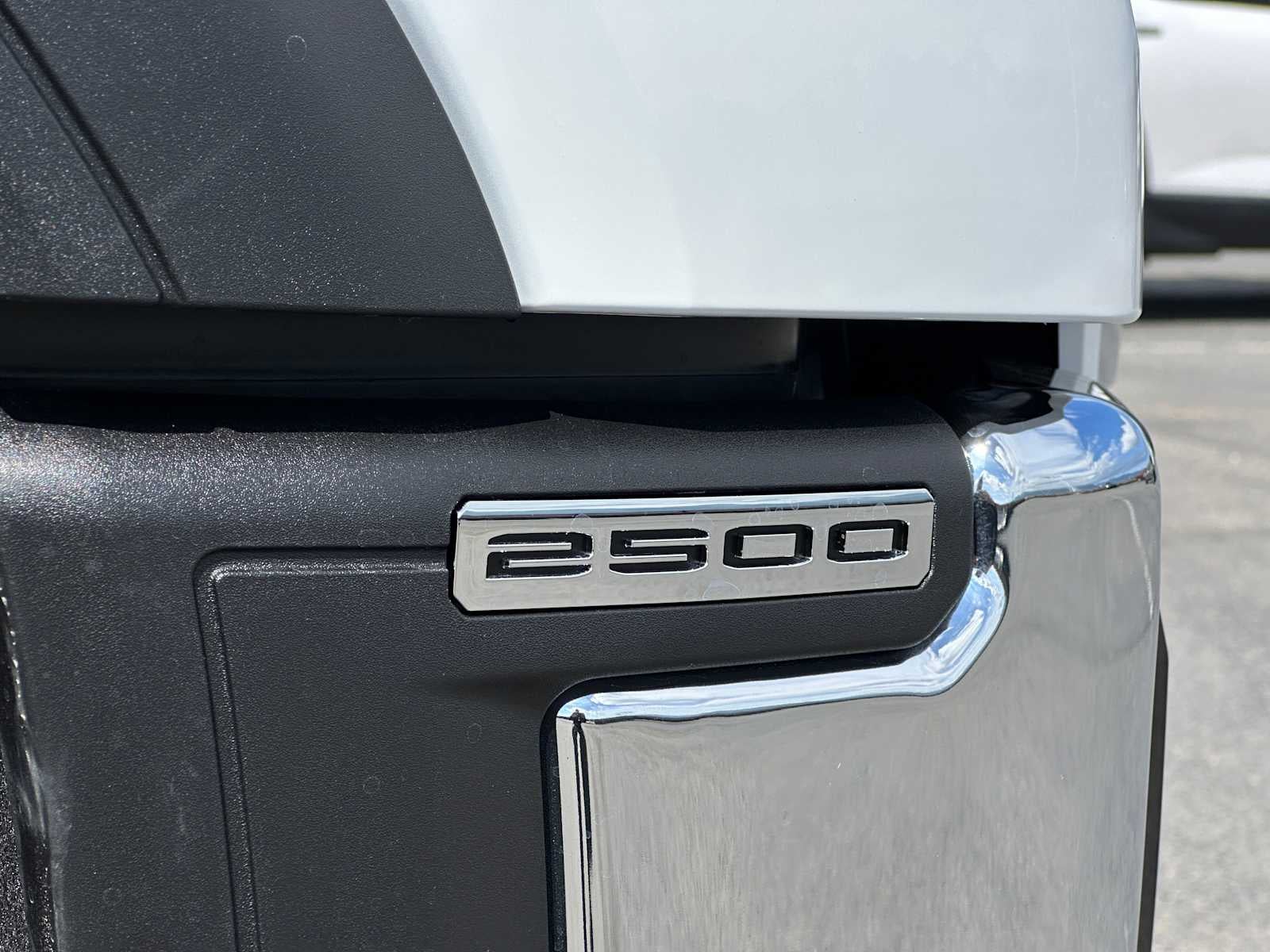 2025 GMC Sierra 2500HD Pro