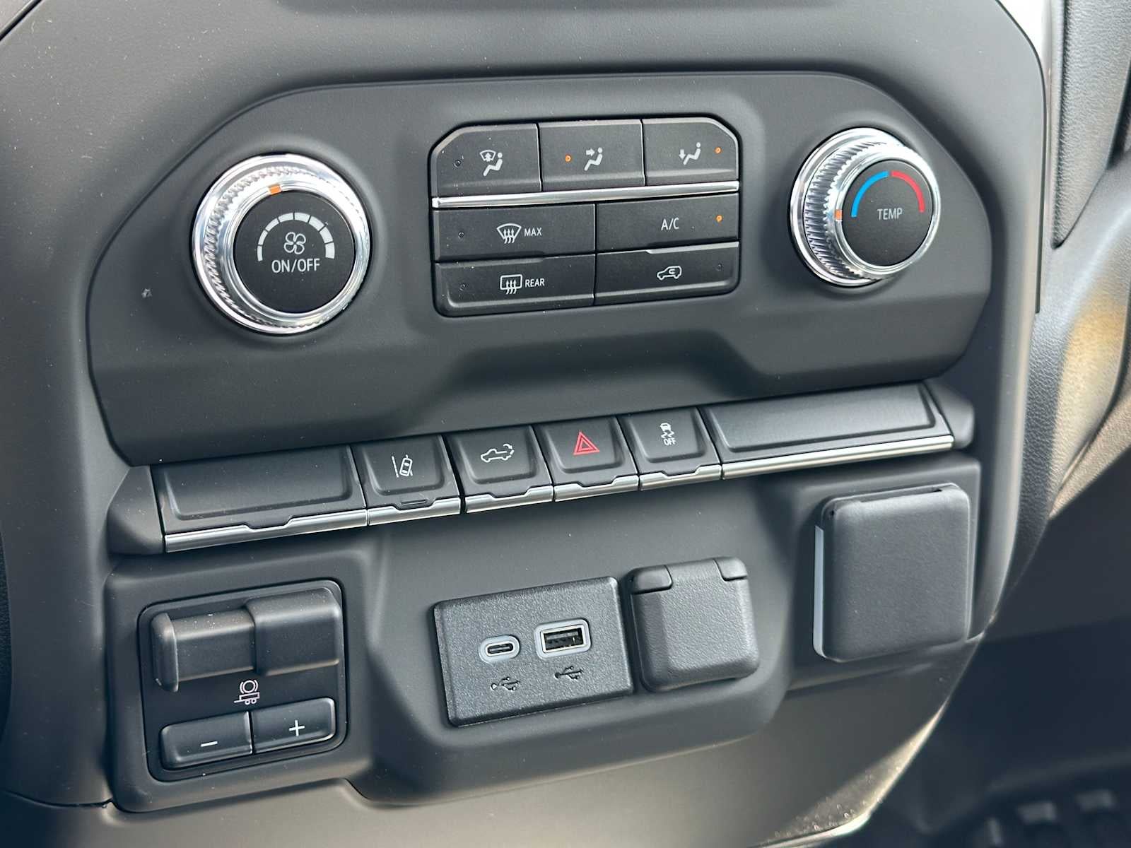 2025 GMC Sierra 2500HD Pro