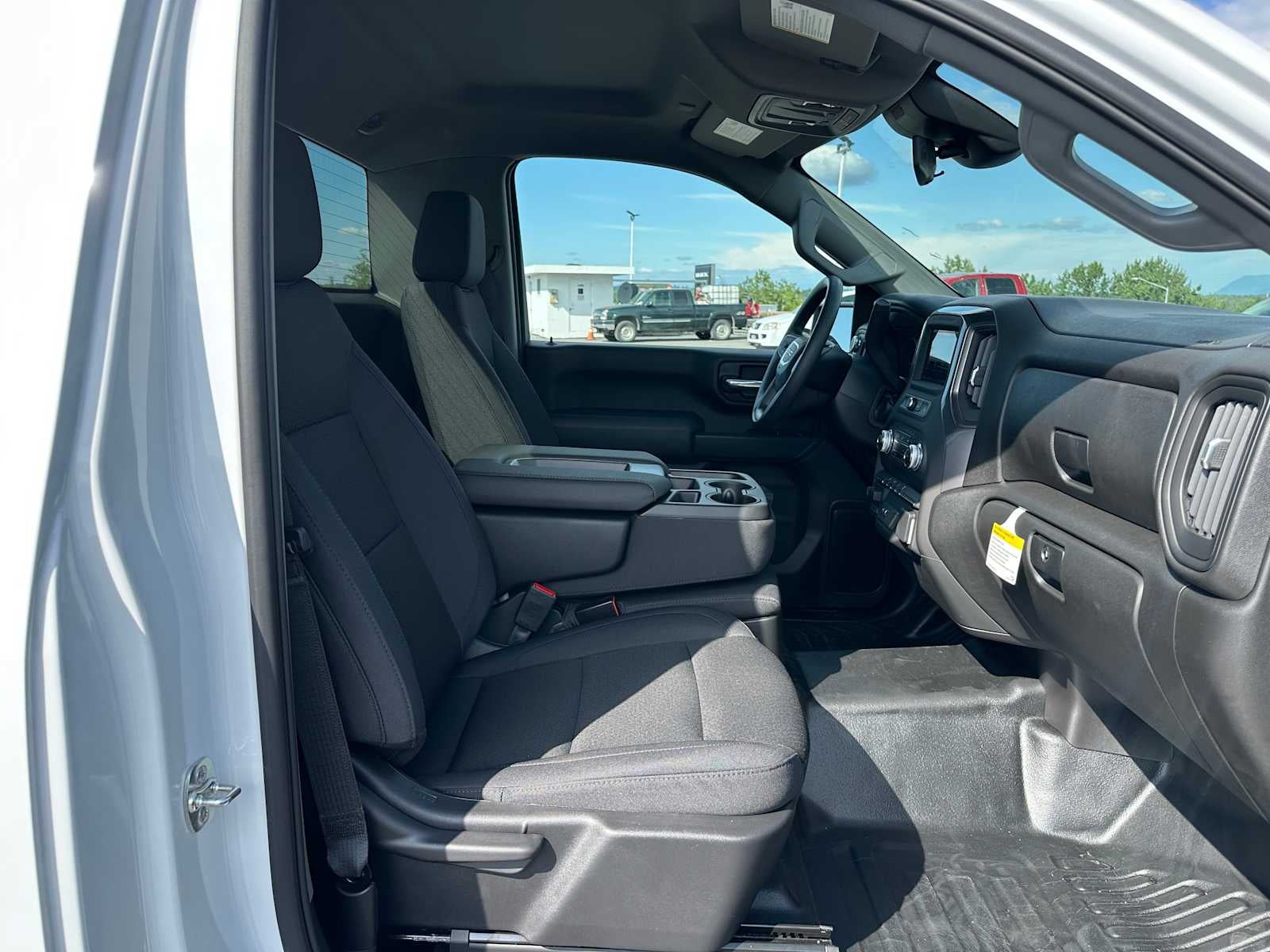2025 GMC Sierra 2500HD Pro