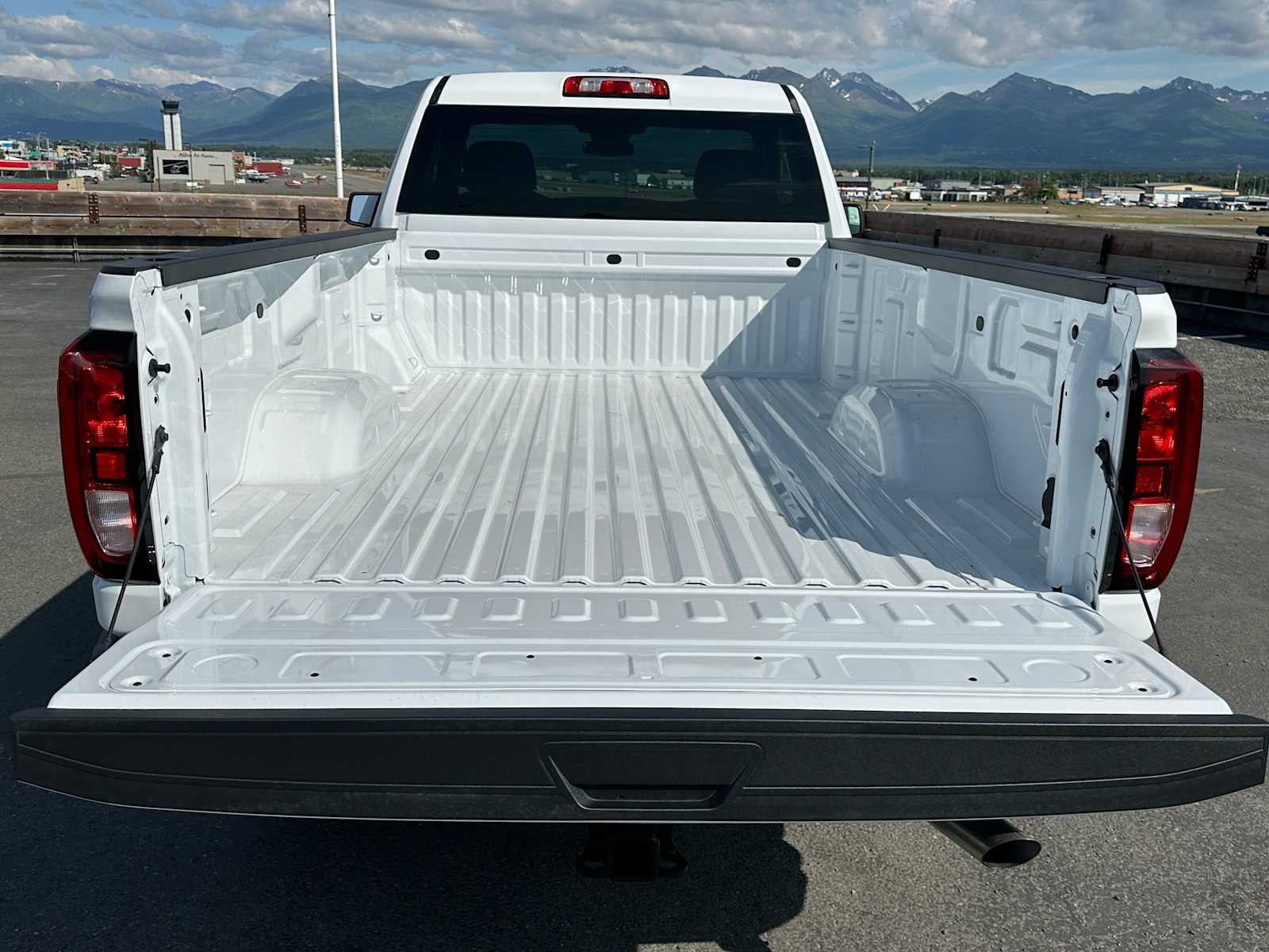 2025 GMC Sierra 2500HD Pro