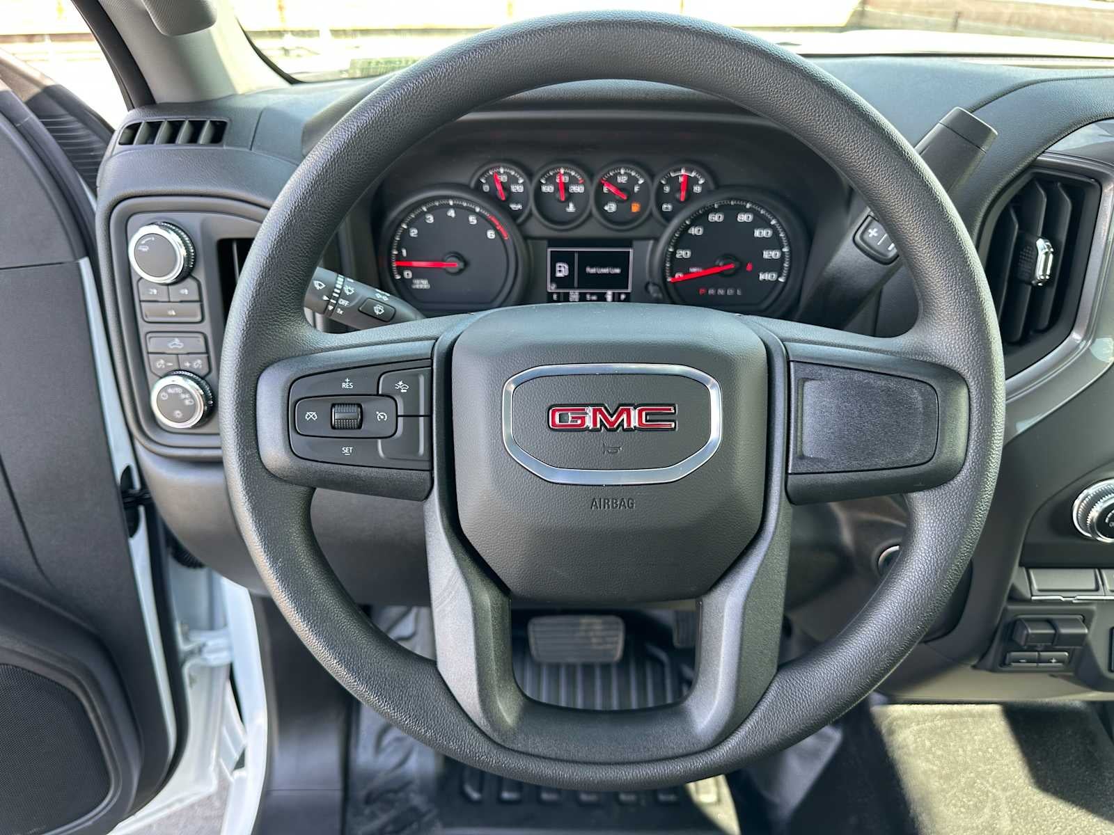 2025 GMC Sierra 2500HD Pro