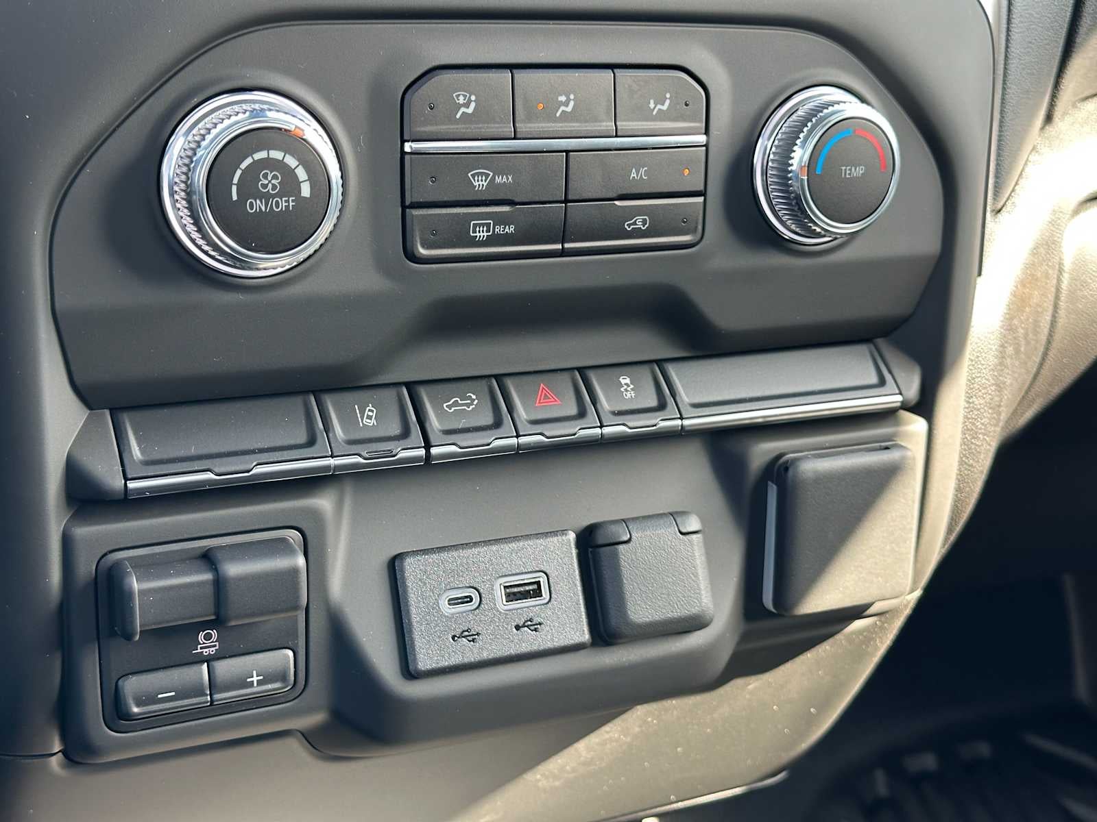 2025 GMC Sierra 2500HD Pro