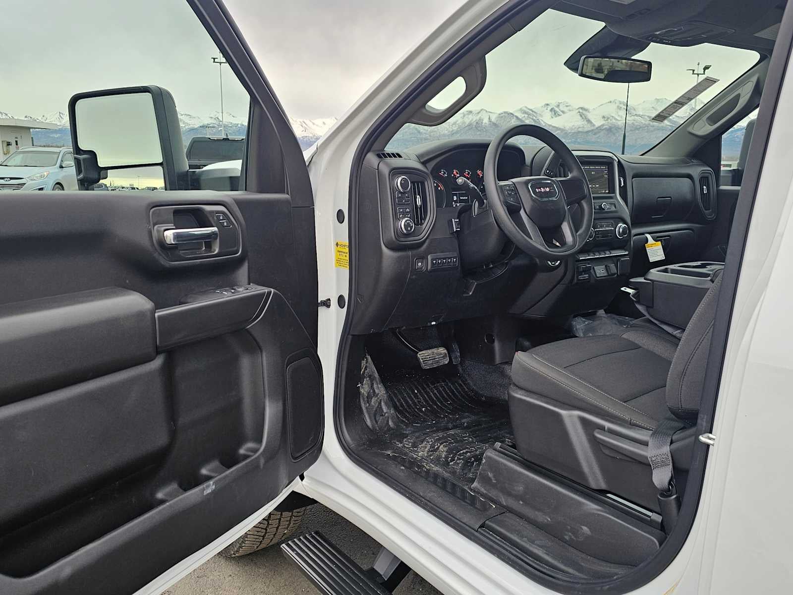 2025 GMC Sierra 2500HD Pro