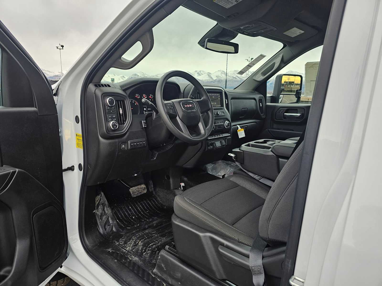 2025 GMC Sierra 2500HD Pro