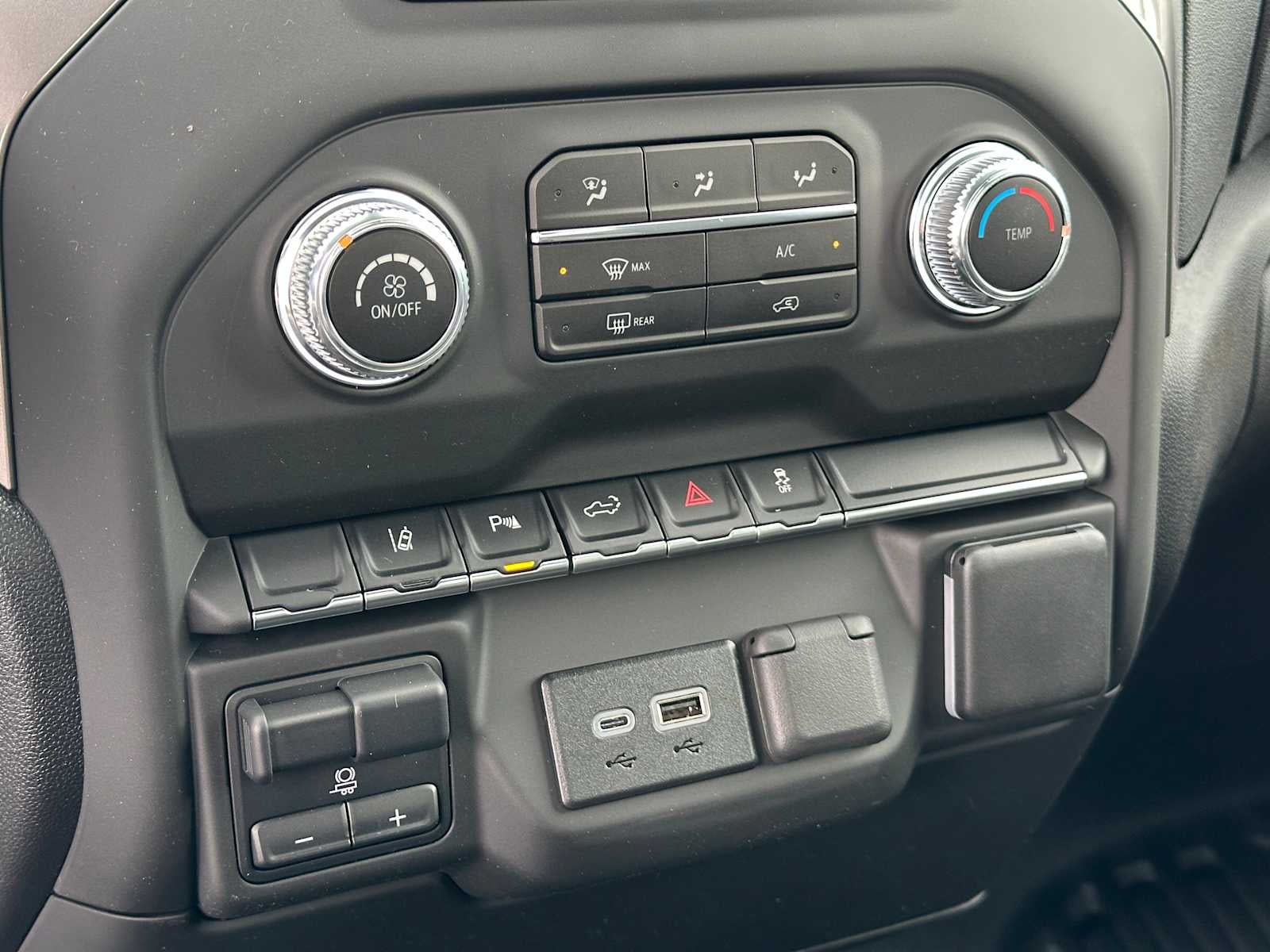 2025 GMC Sierra 3500HD Pro