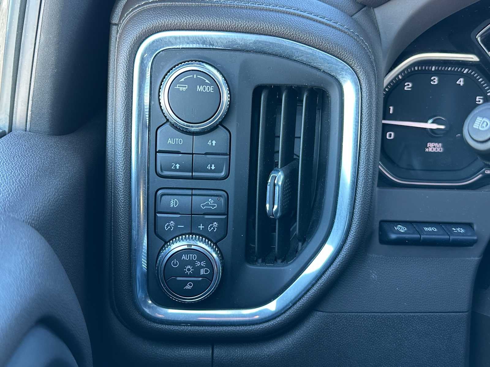 2023 GMC Sierra 2500HD Denali